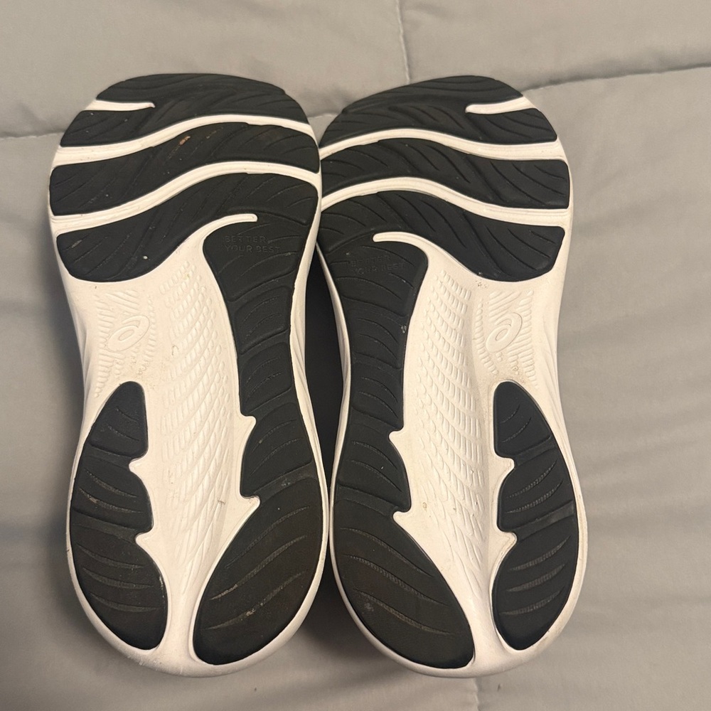 ASICS CONTEND 9 Kids Black and White Sneakers strap closure size 3 little kid - Picture 2 of 5